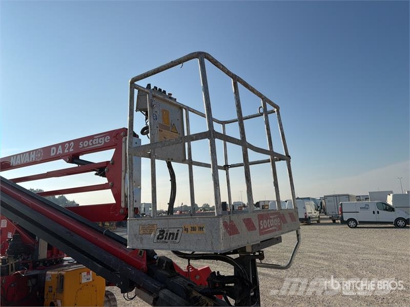 Socage Navaho DA22 Crawler Diesel Articulating Boom Lift Nacelles articulées