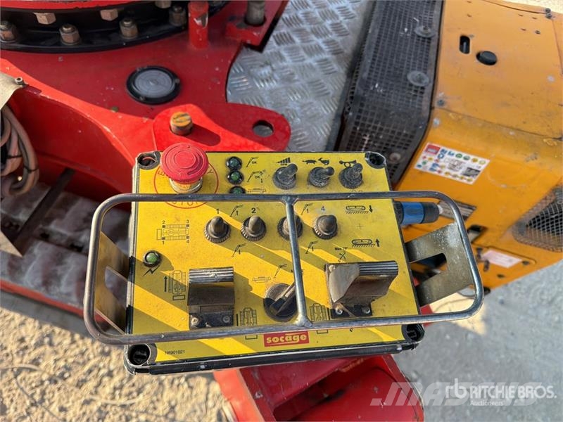 Socage Navaho DA22 Crawler Diesel Articulating Boom Lift Nacelles articulées