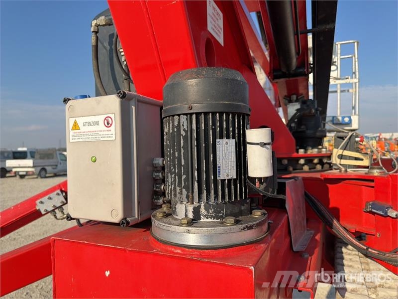 Socage Navaho DA22 Crawler Diesel Articulating Boom Lift Nacelles articulées