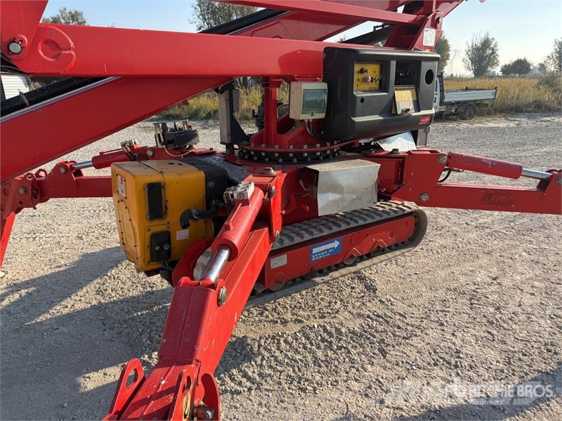 Socage Navaho DA22 Crawler Diesel Articulating Boom Lift Nacelles articulées