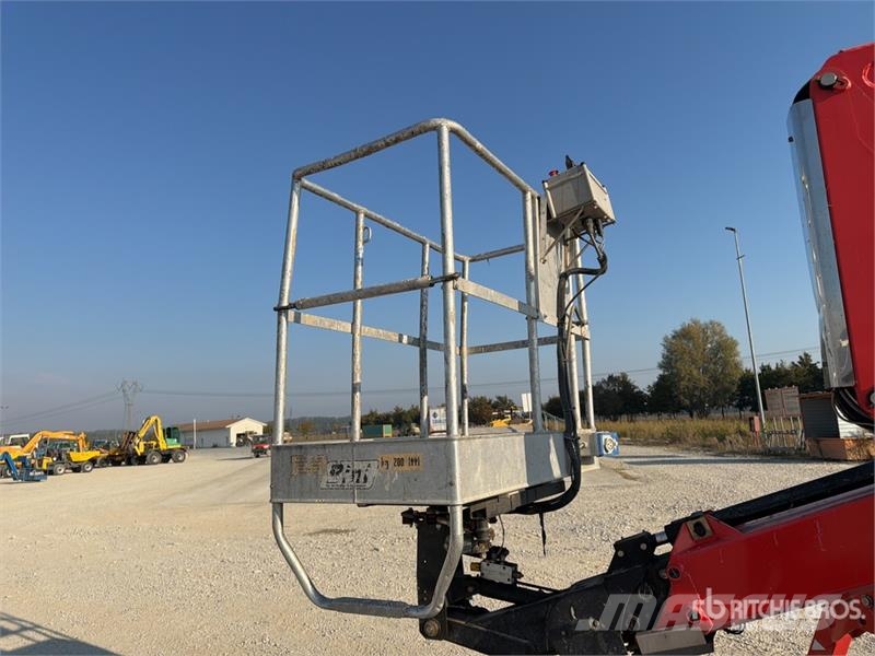 Socage Navaho DA22 Crawler Diesel Articulating Boom Lift Nacelles articulées