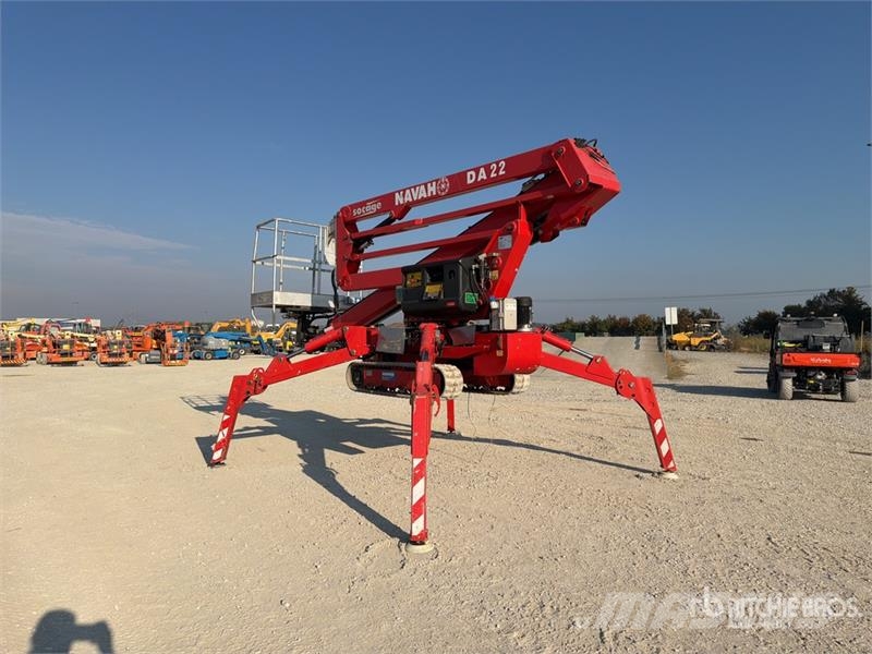Socage Navaho DA22 Crawler Diesel Articulating Boom Lift Nacelles articulées