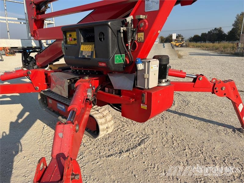 Socage Navaho DA22 Crawler Diesel Articulating Boom Lift Nacelles articulées