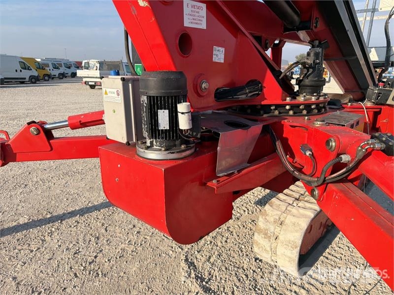 Socage Navaho DA22 Crawler Diesel Articulating Boom Lift Nacelles articulées