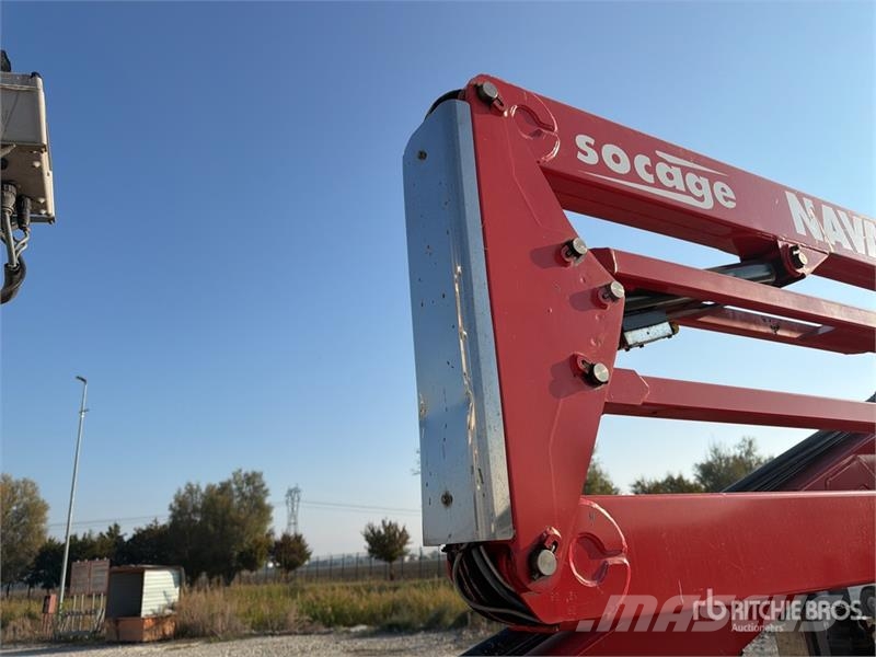 Socage Navaho DA22 Crawler Diesel Articulating Boom Lift Nacelles articulées