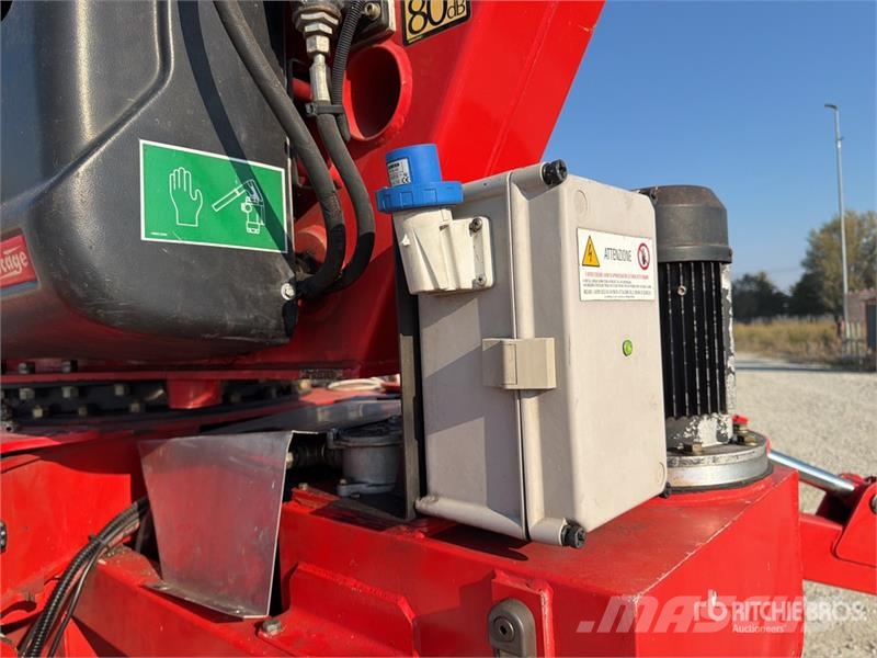 Socage Navaho DA22 Crawler Diesel Articulating Boom Lift Nacelles articulées