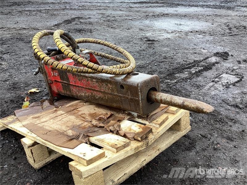 Socomec 95/2 2600 mm Hydraulic Breaker Hammers / Breakers