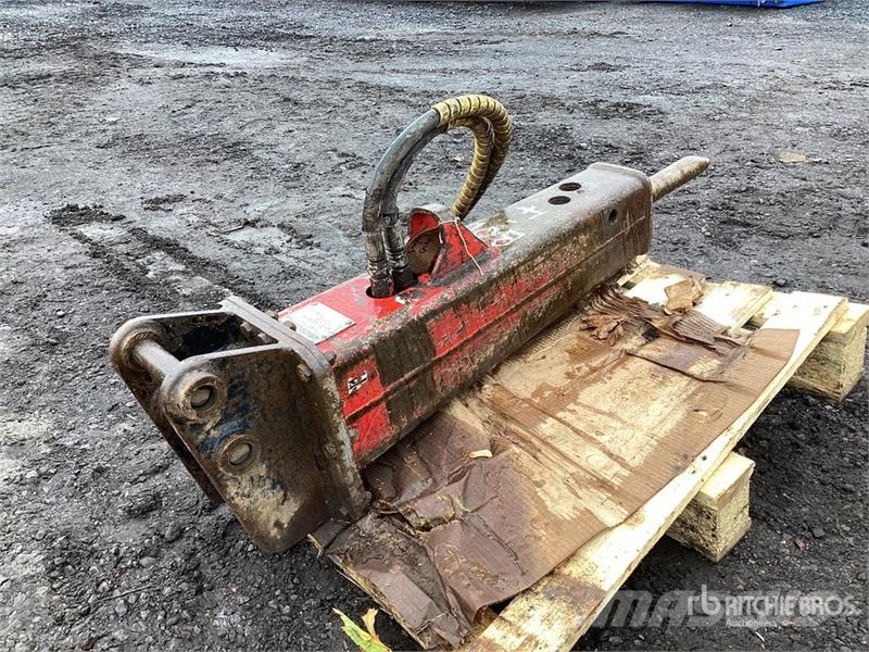 Socomec 95/2 2600 mm Hydraulic Breaker Hammers / Breakers