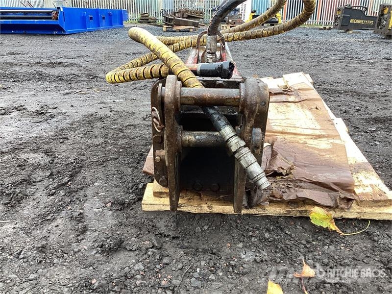 Socomec 95/2 2600 mm Hydraulic Breaker Hammers / Breakers