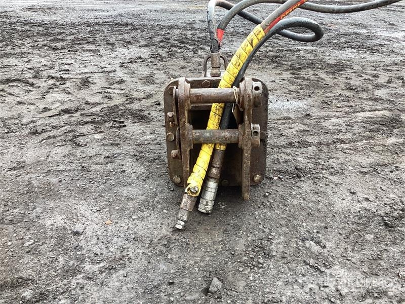 Socomec DMS165 2350 mm Hydraulic Breaker Hammers / Breakers
