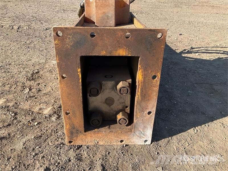 Soosan 1900 mm Hydraulic Breaker مطارق / كسارات