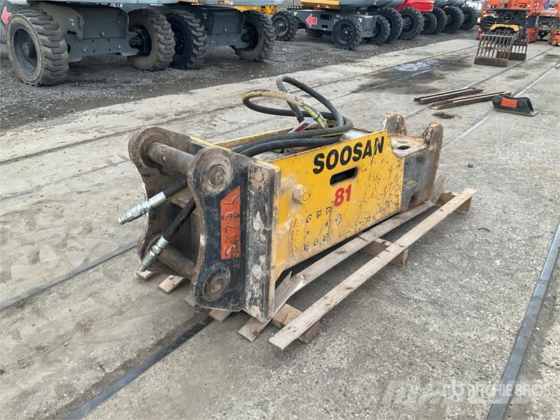 Soosan 2000 mm Hydraulic Breaker Hammers / Breakers