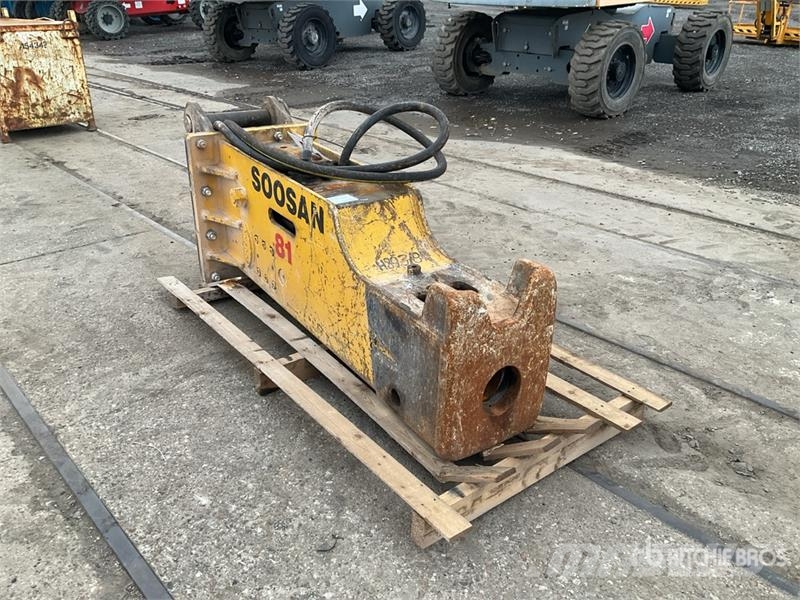 Soosan 2000 mm Hydraulic Breaker Hammers / Breakers