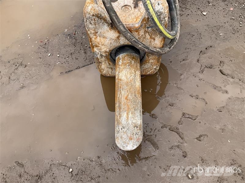 Soosan SB100 TS-P 2400 mm Hydraulic Breaker Hamers en brekers
