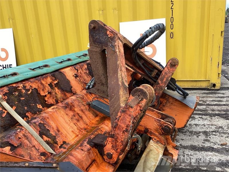 Spreader Attachment Další stroje na zpracování půdy a příslušenství
