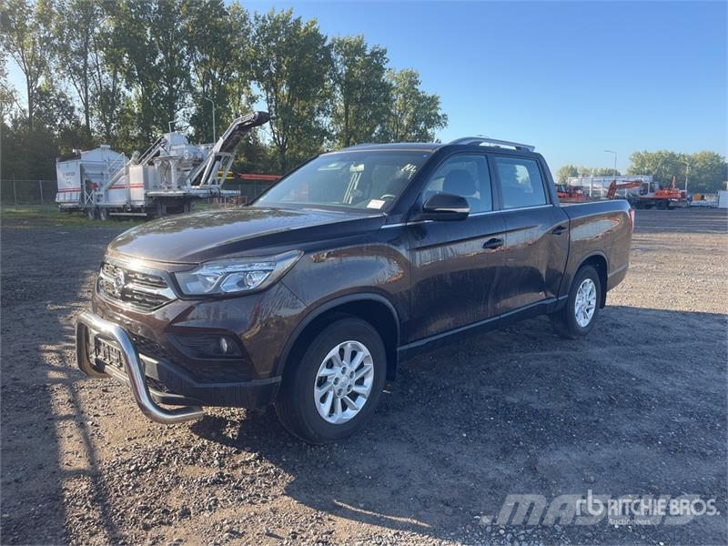 Ssangyong Musso 2.2 4x4 D Grand 4x4 133 KW Quartz - double c أخرى