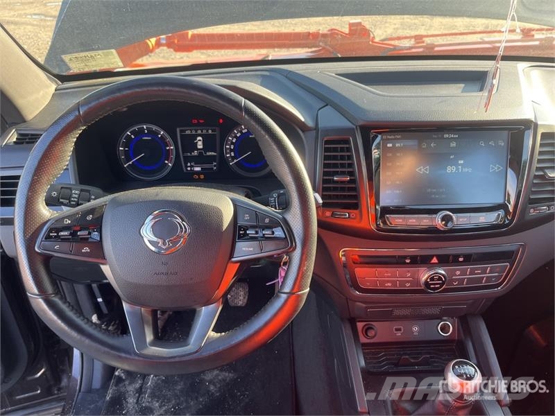 Ssangyong Musso 2.2 4x4 D Grand 4x4 133 KW Quartz - double c أخرى