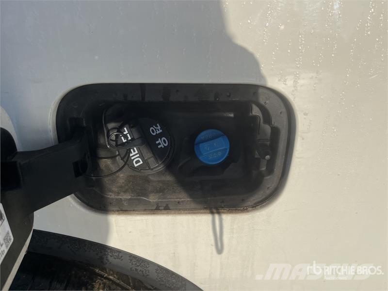 Ssangyong Musso 2.2 4x4 D Grand 4x4 133 KW Quartz - double c أخرى