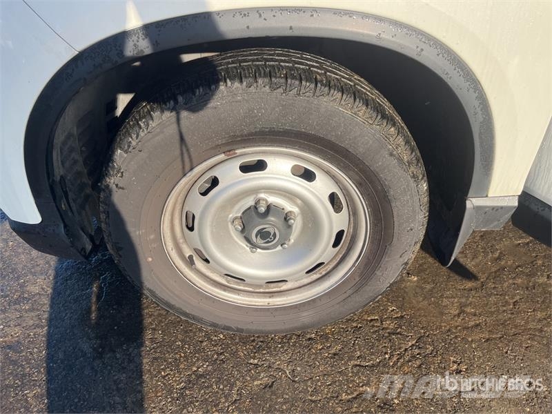 Ssangyong Musso 2.2 4x4 D Grand 4x4 133 KW Quartz - double c أخرى
