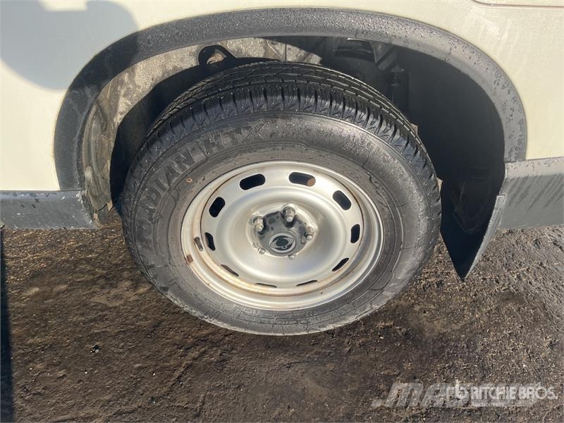 Ssangyong Musso 2.2 4x4 D Grand 4x4 133 KW Quartz - double c أخرى
