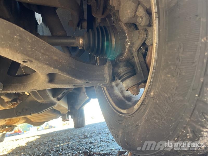 Ssangyong Musso 2.2 4x4 D Grand 4x4 133 KW Quartz - double c أخرى