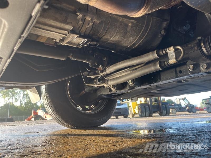 Ssangyong Musso 2.2 4x4 D Grand 4x4 133 KW Quartz - double c أخرى