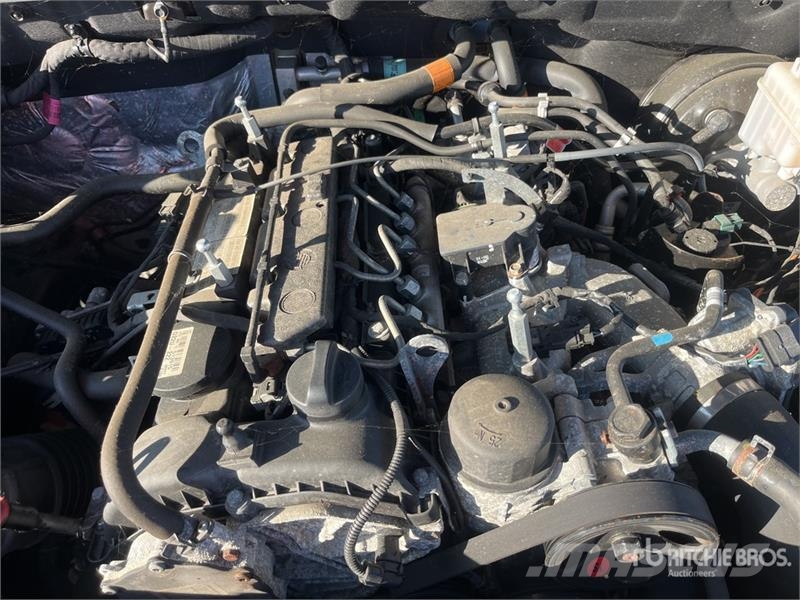 Ssangyong Musso 2.2 4x4 D Grand 4x4 133 KW Quartz - double c أخرى