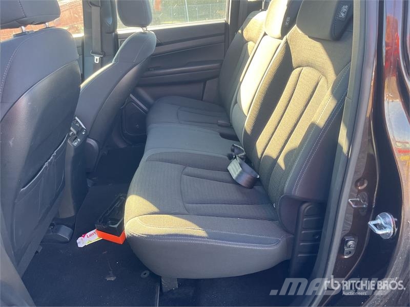 Ssangyong Musso 2.2 4x4 D Grand 4x4 133 KW Quartz - double c أخرى