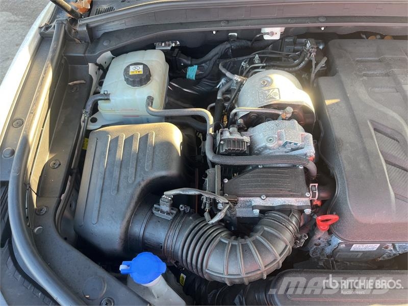 Ssangyong Musso 2.2 4x4 D Grand 4x4 133 KW Quartz - double c أخرى