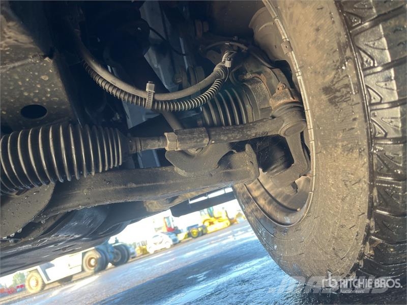 Ssangyong Musso 2.2 4x4 D Grand 4x4 133 KW Quartz - double c أخرى