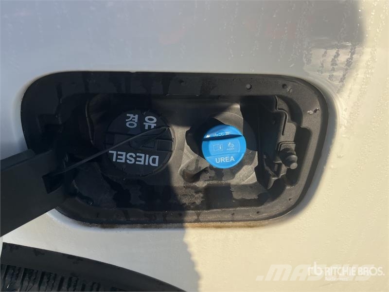 Ssangyong Musso 2.2 4x4 D Grand 4x4 133 KW Quartz - double c أخرى