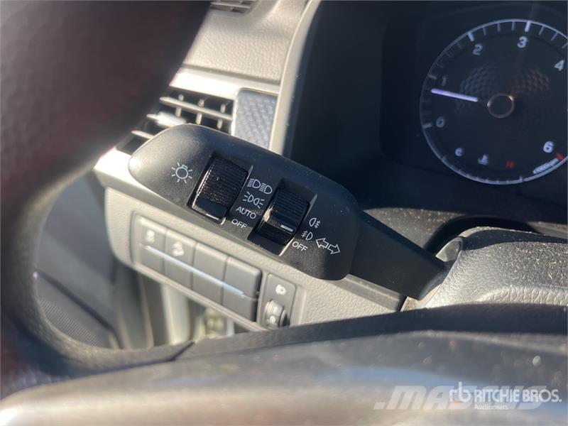 Ssangyong Musso 2.2 4x4 D Grand 4x4 133 KW Quartz - double c أخرى