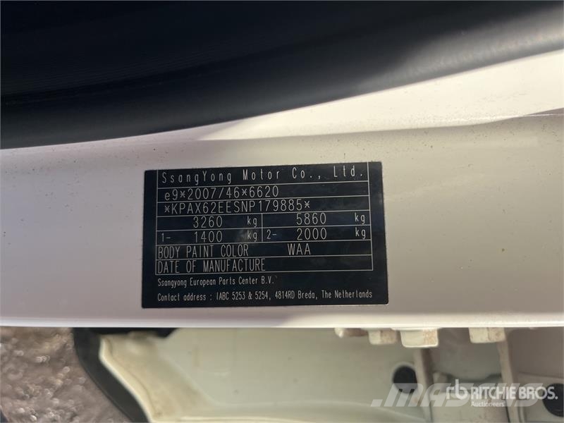 Ssangyong Musso 2.2 4x4 D Grand 4x4 133 KW Quartz - double c أخرى