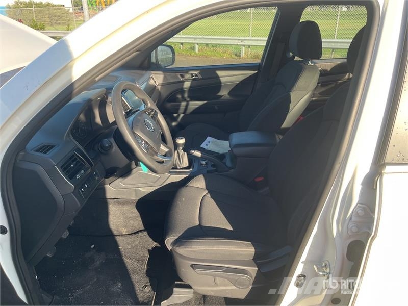 Ssangyong Musso 2.2 4x4 D Grand 4x4 133 KW Quartz - double c أخرى