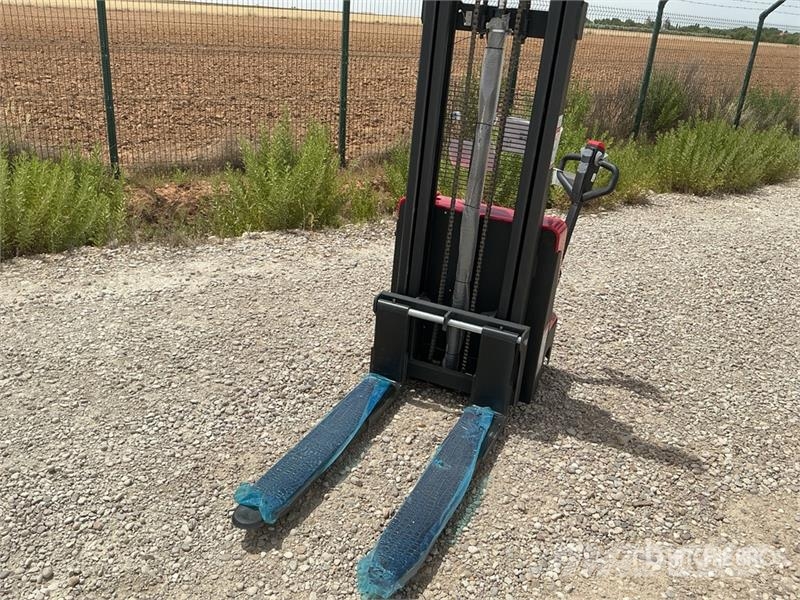 STARVOX CDD3M Electric Stacker (Unused) Stand-in stackers