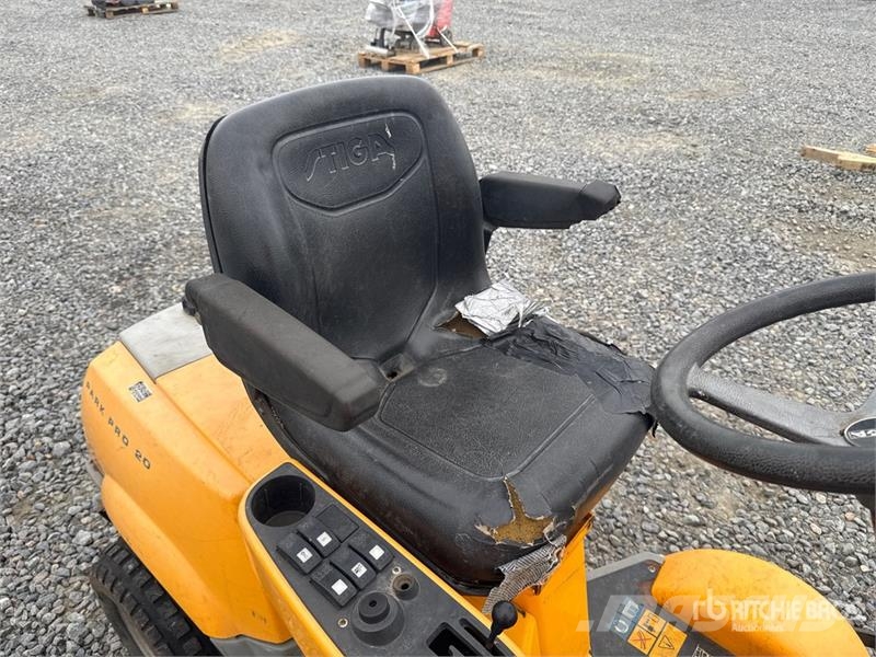 Stiga Park Pro 20 Ride-On Lawn Mower (Inoperable) ركوب الحشائش