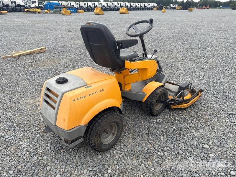 Stiga Park Pro 20 Ride-On Lawn Mower (Inoperable) ركوب الحشائش