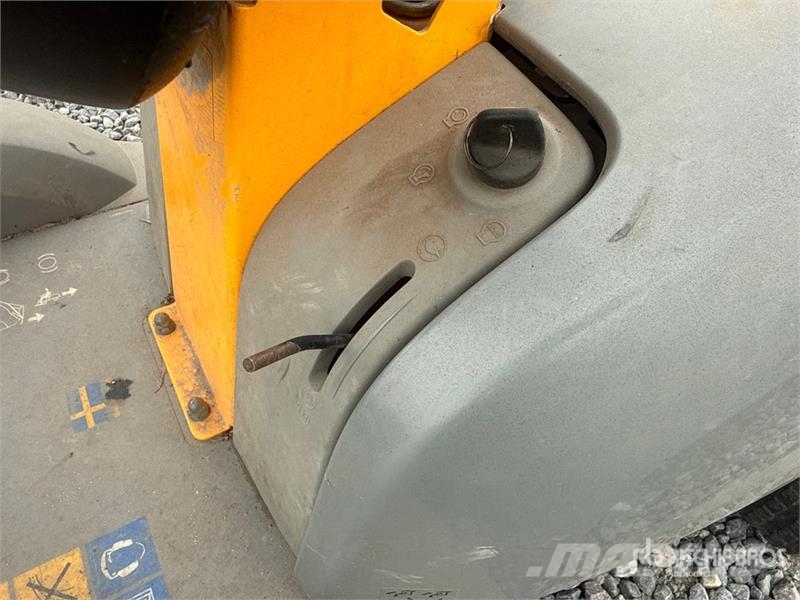 Stiga V301 Ride-On Lawn Mower (Inoperable) Самохідні газонокосарки