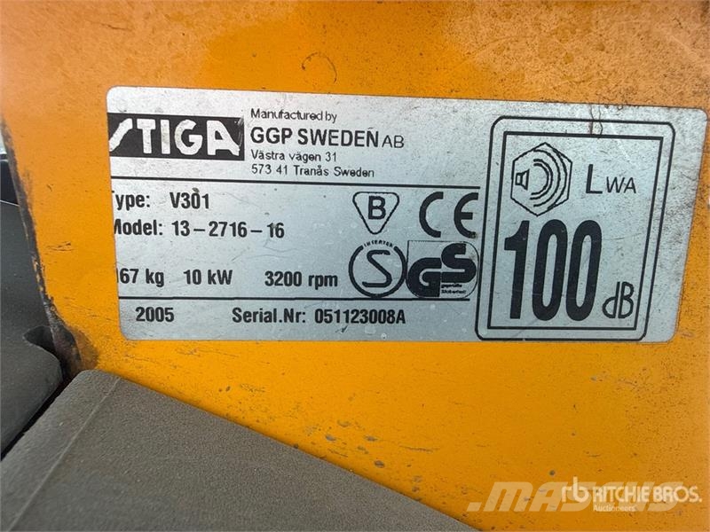 Stiga V301 Ride-On Lawn Mower (Inoperable) Самохідні газонокосарки