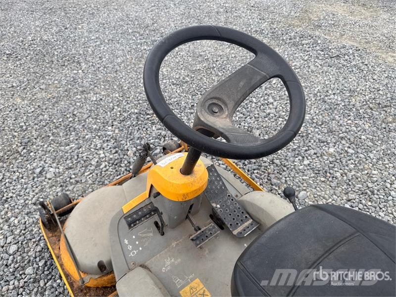 Stiga V301 Ride-On Lawn Mower (Inoperable) Самохідні газонокосарки