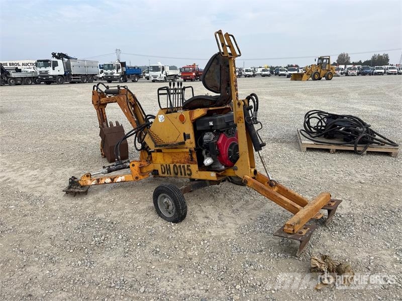 Stravbeni Stroje Praha DH0115 Crawler Wheel Excava Lastik tekerli ekskavatörler