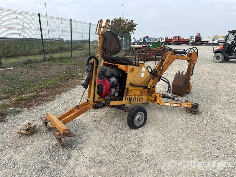 Stravbeni Stroje Praha DH0115 Crawler Wheel Excava Lastik tekerli ekskavatörler