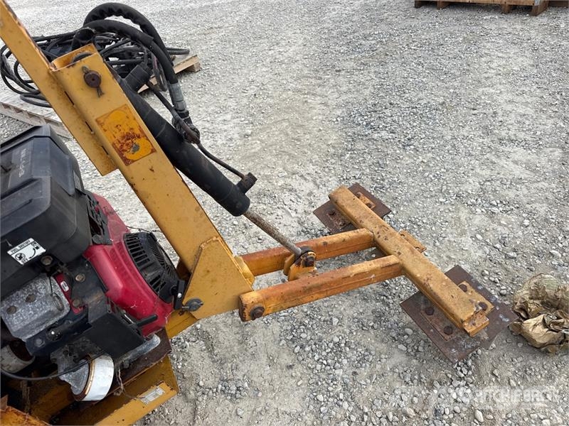Stravbeni Stroje Praha DH0115 Crawler Wheel Excava Lastik tekerli ekskavatörler