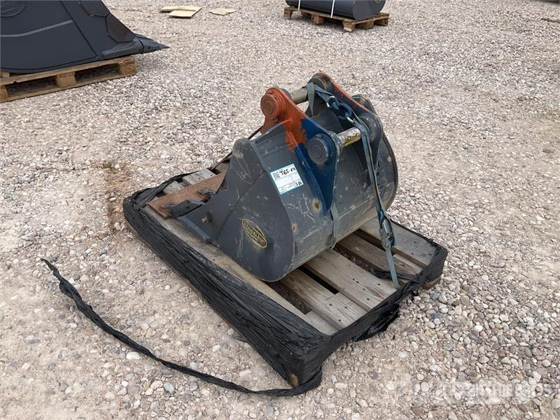 Strickland 24 in Trench Excavator Bucket - Fits Case CX50 Pistoane