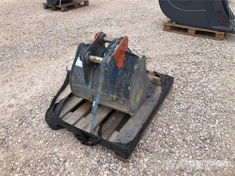 Strickland 24 in Trench Excavator Bucket - Fits Case CX50 Pistoane