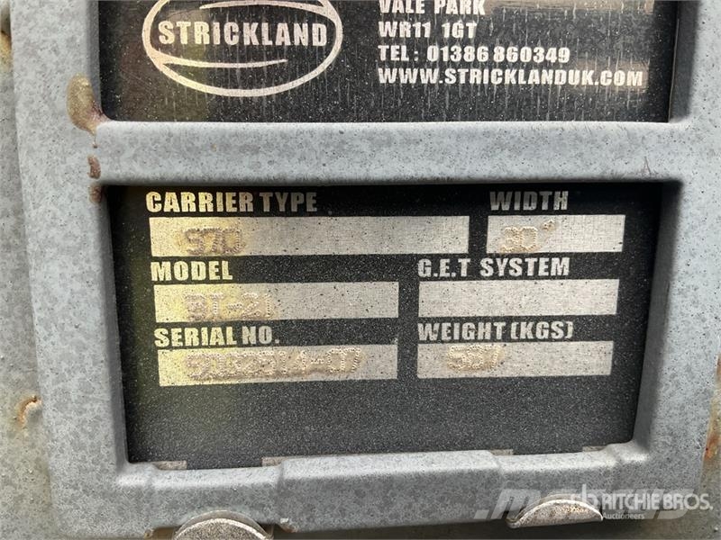 Strickland 30 in Trench Excavator Bucket - Fits 21TON Pistoane