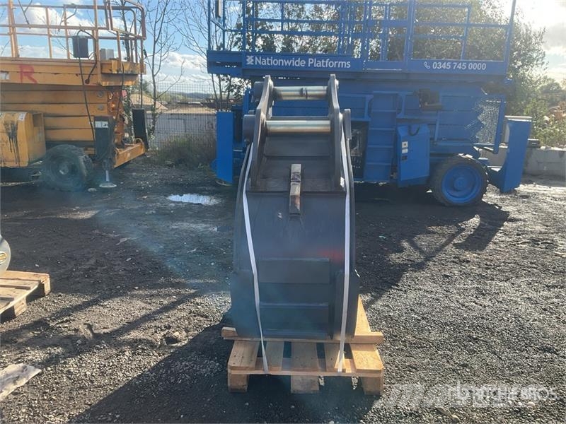Strickland 600 mm Trench Excavator Bucket - Fits Komatsu PC24 Lopaty