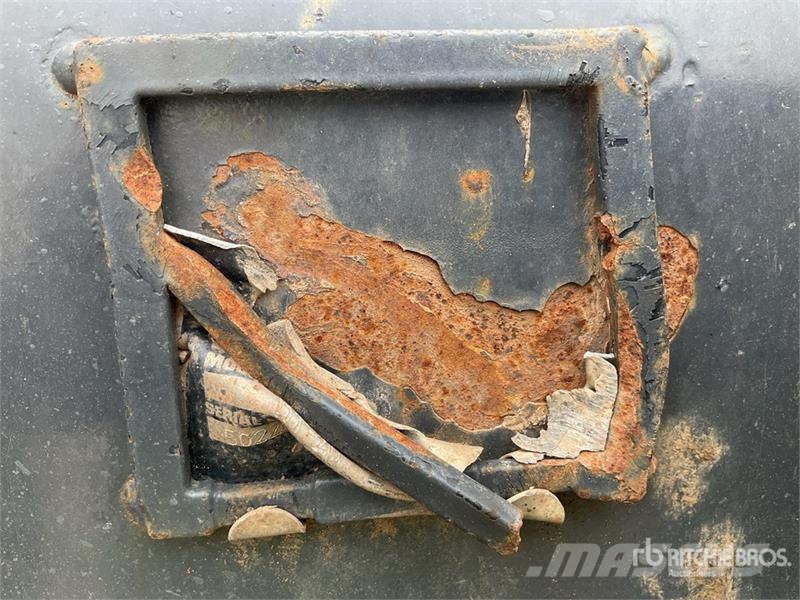 Strickland 66 in Loading Excavator Bucket - Fits Hitachi ZX27 Pistoane