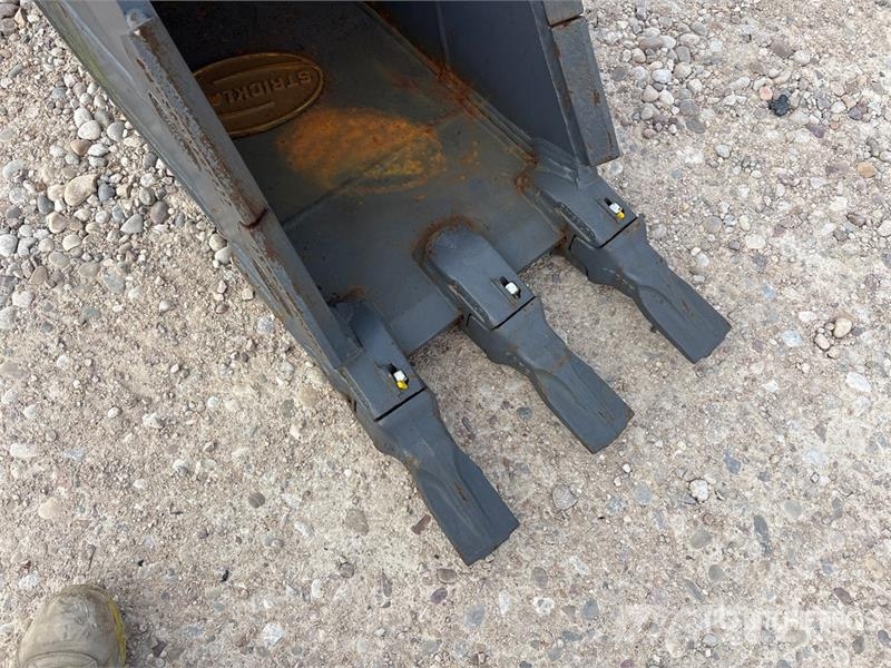 Strickland 770 mm Trench Excavator Bucket - Fits Volvo EC140 Kanalak