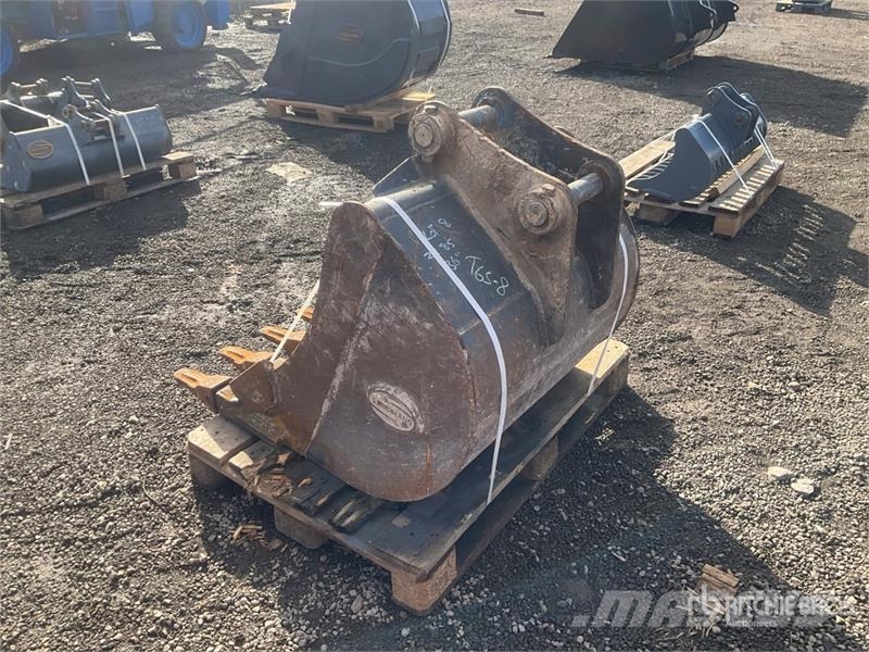 Strickland 900 mm Loading Excavator Bucket - Fits Hitachi ZX8 Lopaty